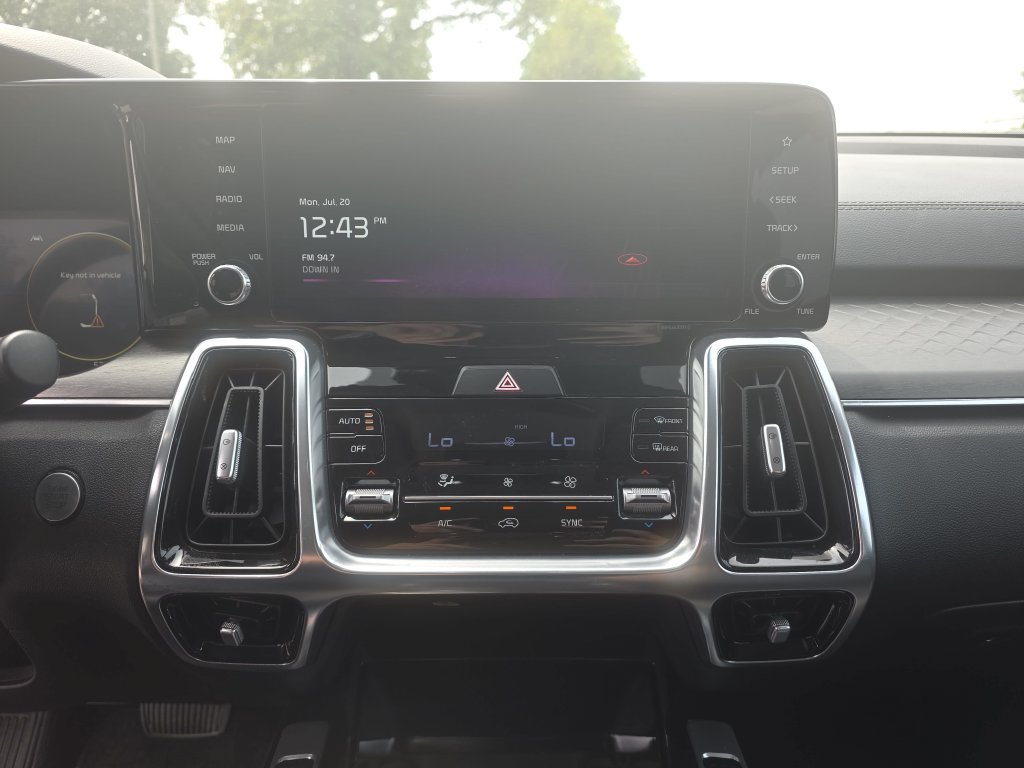 Used 2023 Kia Sorento SX AWD/4WD image 24
