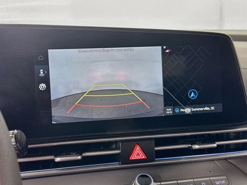Used 2024 Hyundai Elantra SEL FWD image 10