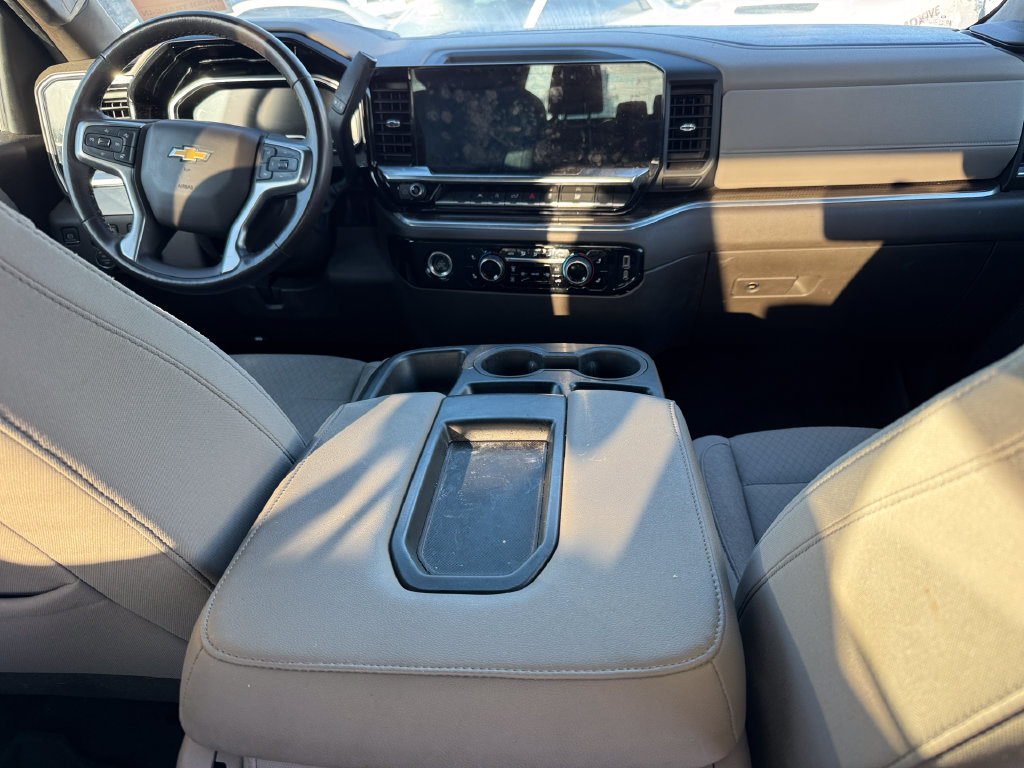 Used 2022 Chevrolet Silverado 1500 LT AWD/4WD image 19