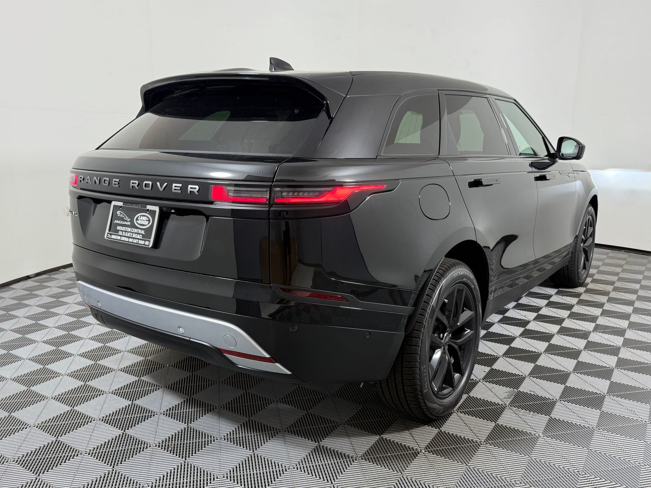 New 2026 Land Rover Range Rover Velar S AWD/4WD image 9
