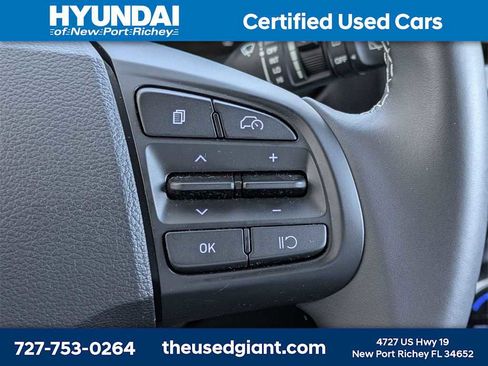Certified 2024 Hyundai Venue SEL image 27