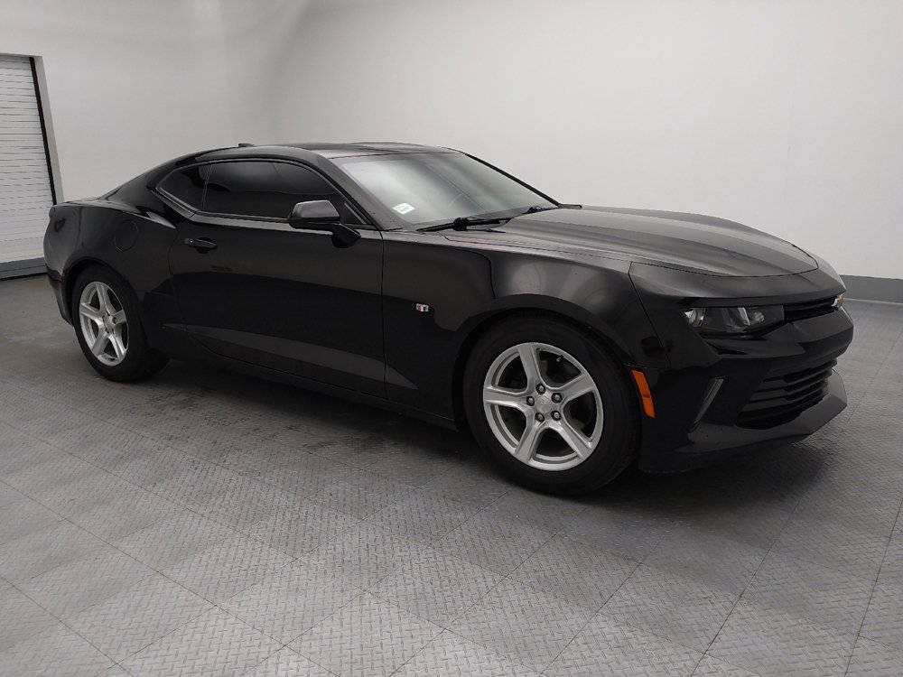 Used 2018 Chevrolet Camaro LT RWD image 11