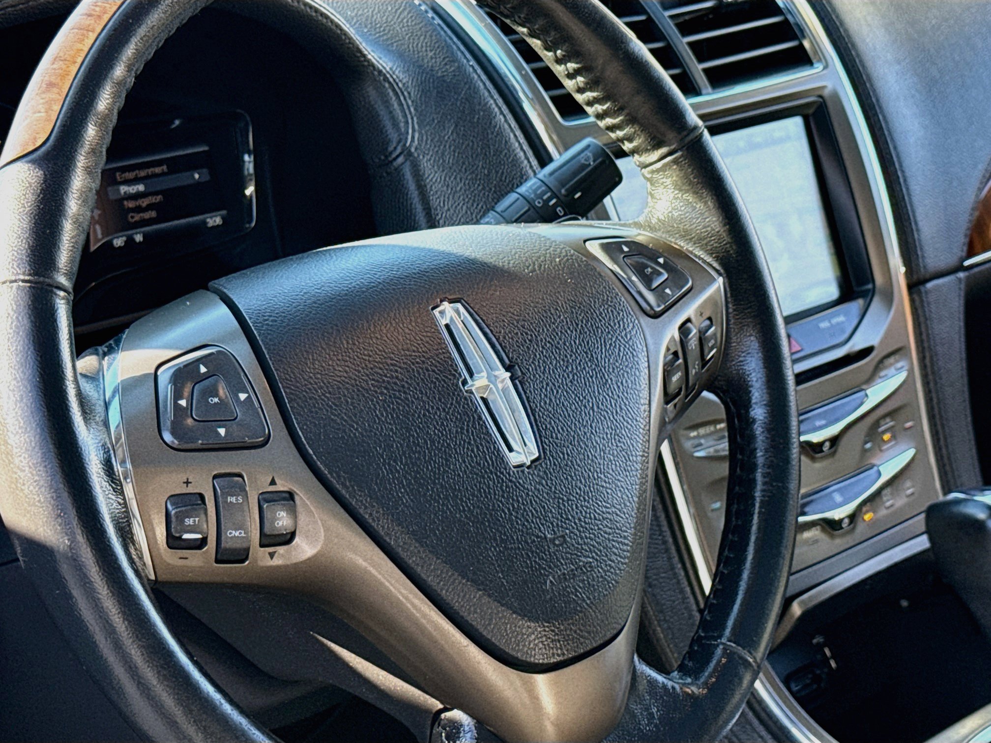 Used 2013 Lincoln MKX AWD image 12