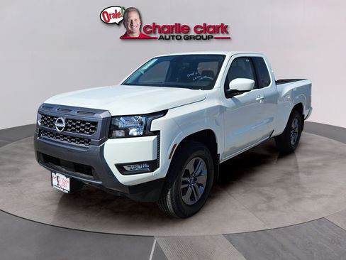 Certified 2025 Nissan Frontier SV w/ SV Convenience Package RWD image 1