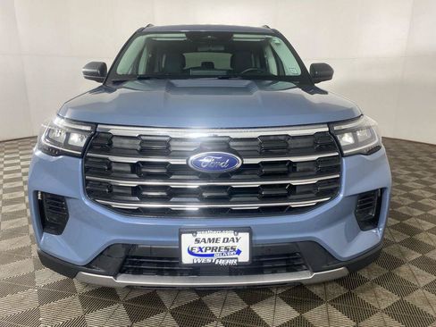 Used 2025 Ford Explorer Active AWD/4WD image 23