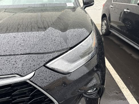 Used 2021 Toyota Highlander XLE FWD image 46
