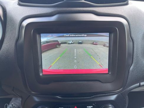 Used 2021 Jeep Renegade Sport FWD image 32