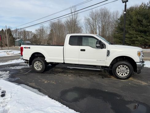 Used 2019 Ford F350 XLT w/ XLT Value Package image 4
