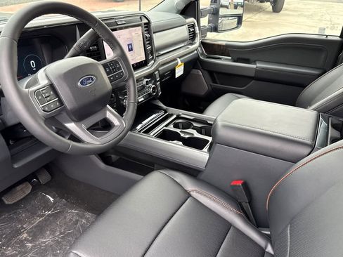 New 2026 Ford F250 Lariat w/ Black Appearance Package image 8