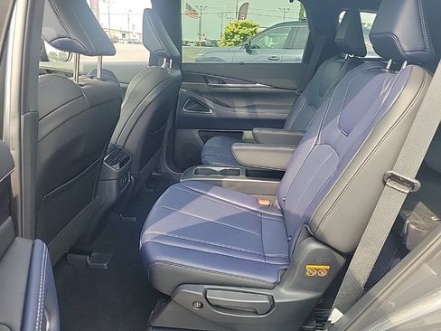 Certified 2026 INFINITI QX60 Sport w/ Dark Cargo Package AWD/4WD image 33