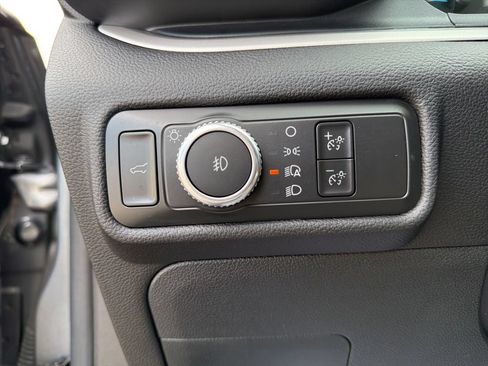 Used 2022 Ford Explorer XLT w/ Equipment Group 202A AWD/4WD image 21
