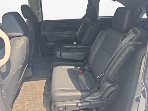Used 2026 Honda Odyssey EX-L image 13