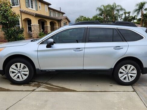 Used 2017 Subaru Outback 2.5i Premium image 34