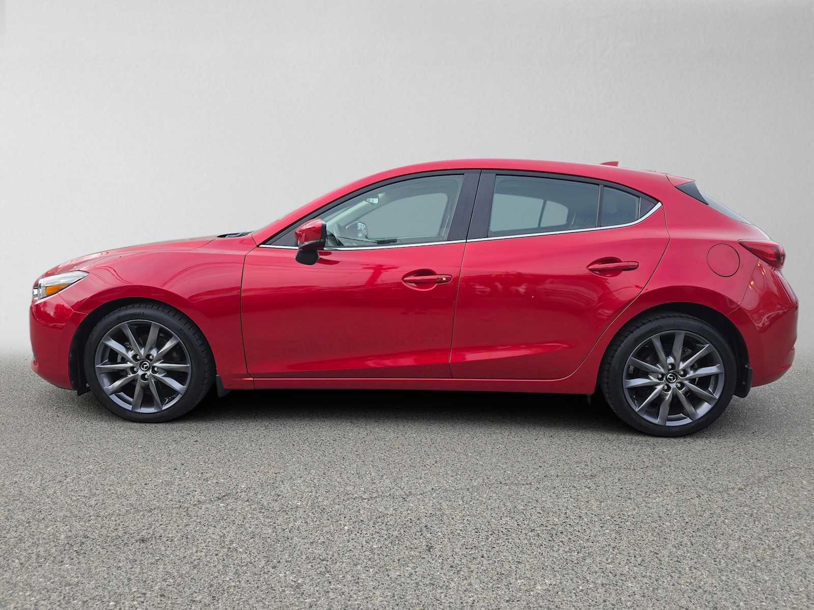 Used 2018 MAZDA MAZDA3 Touring FWD image 6