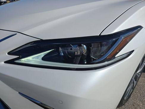 Used 2021 Lexus ES 300h w/ Premium Package image 31