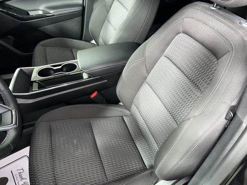 Used 2025 Chevrolet Equinox LT w/ Safety and Technology Package AWD/4WD image 15