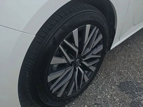 Used 2025 Nissan Altima 2.5 SV image 10