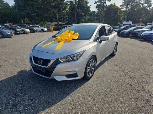 Used 2021 Nissan Versa SV FWD image 22