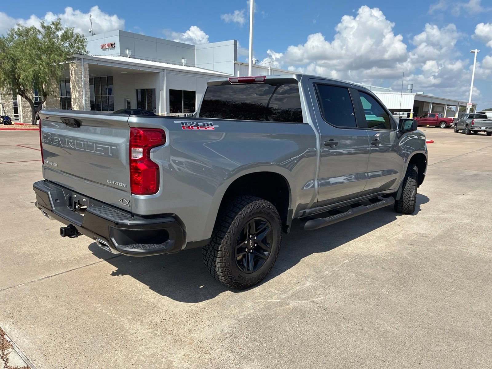 Used 2026 Chevrolet Silverado 1500 Custom Trail Boss AWD/4WD image 3