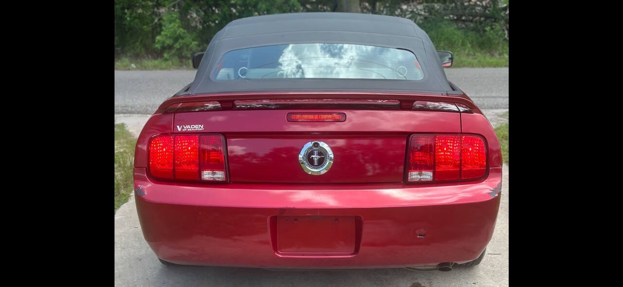 Used 2005 Ford Mustang Convertible RWD image 8