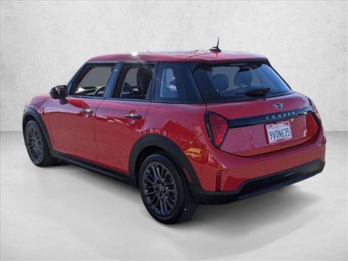Certified 2025 MINI Cooper 4-Door Hardtop FWD image 8