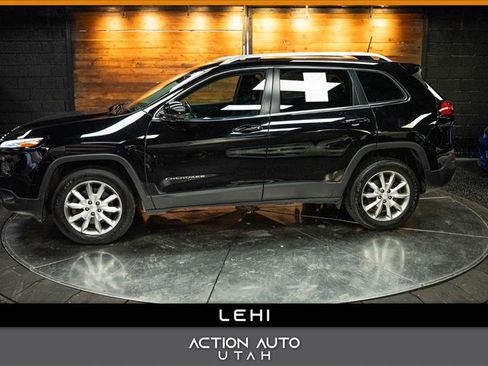 Used 2018 Jeep Cherokee Limited image 1