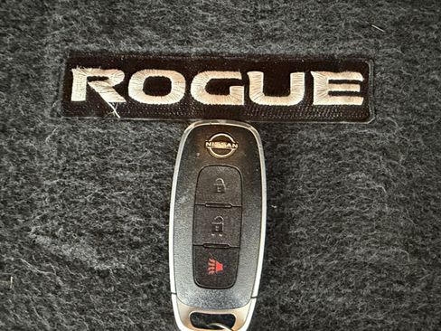 Used 2024 Nissan Rogue S FWD image 28
