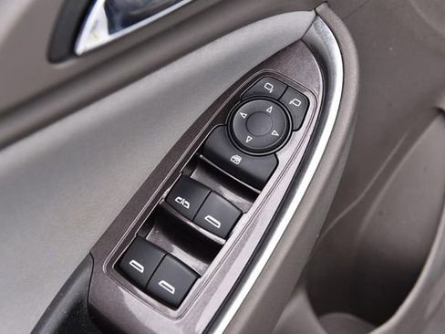 Used 2022 Chevrolet Malibu LT FWD image 8