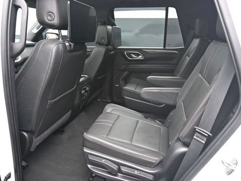 Used 2021 Chevrolet Tahoe RST w/ Luxury Package AWD/4WD image 17