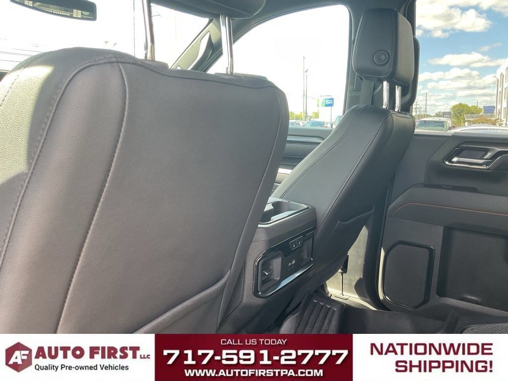 Used 2025 GMC Sierra 2500 AT4 AWD/4WD image 14