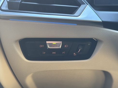 Used 2023 BMW i4 eDrive40 w/ Premium Package RWD image 29