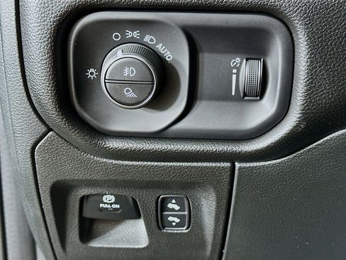 Used 2022 RAM 1500 Big Horn image 17