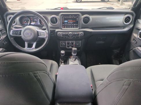 Used 2019 Jeep Wrangler Unlimited Sahara AWD/4WD image 16