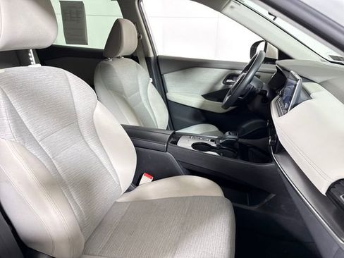 Used 2021 Nissan Rogue SV image 12