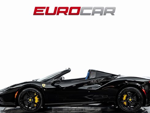 Used 2022 Ferrari F8 Tributo image 2