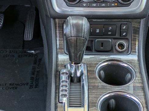 Used 2017 GMC Acadia Limited SLT image 15