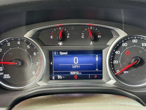 Used 2022 GMC Acadia SLE FWD image 14