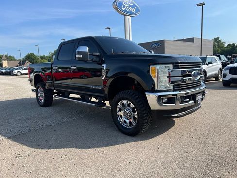 Used 2017 Ford F250 Lariat w/ Lariat Ultimate Package AWD/4WD image 2