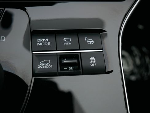 Used 2024 Subaru Solterra Limited image 30