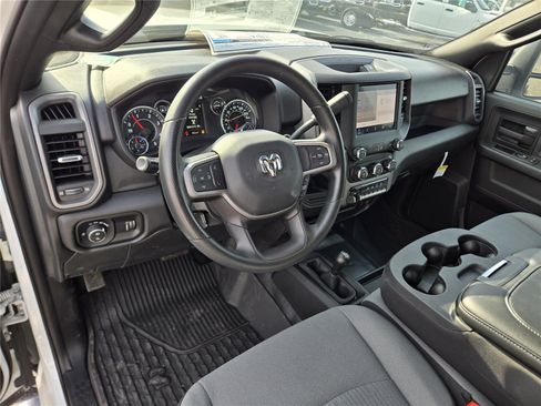 Used 2024 RAM 5500 Tradesman w/ Chrome Appearance Group AWD/4WD image 12