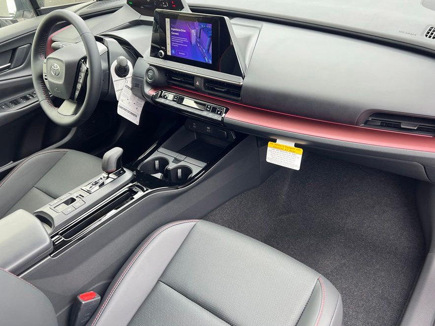 New 2027 Toyota Prius Plug-In Hybrid FWD image 17