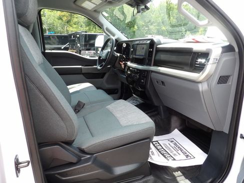 Used 2024 Ford F550 4x4 Crew Cab Super Duty w/ XLT Value Package image 41