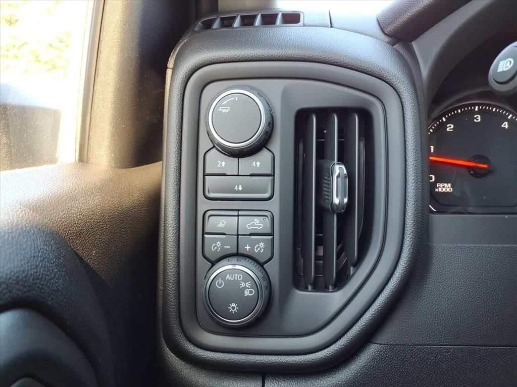 New 2026 Chevrolet Silverado 2500 Custom w/ Custom Value Package AWD/4WD image 18