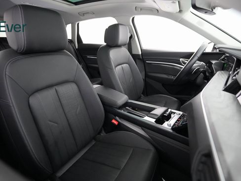 Used 2024 Audi Q8 e-tron Premium Plus w/ Premium Plus Package image 8