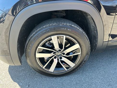 Certified 2023 Volkswagen Atlas SE image 2