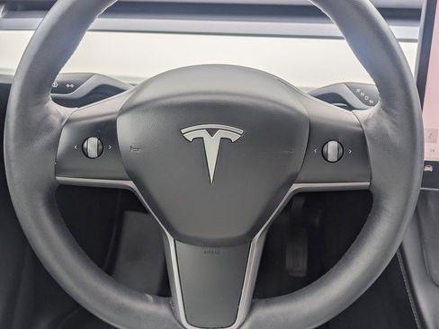 Used 2021 Tesla Model Y Long Range image 24