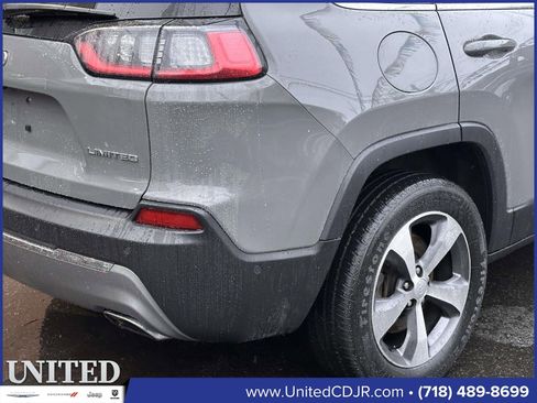 Used 2021 Jeep Cherokee Limited image 12