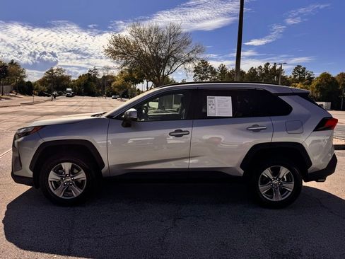 Used 2024 Toyota RAV4 XLE FWD image 4