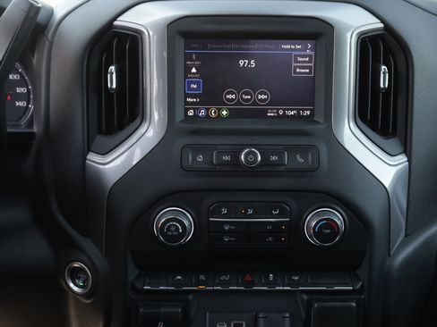 Used 2023 Chevrolet Silverado 1500 Custom image 9