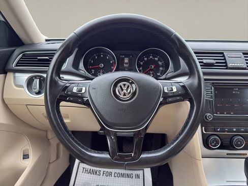 Used 2019 Volkswagen Passat 2.0T Wolfsburg w/ Wheels & Sunroof Package FWD image 10